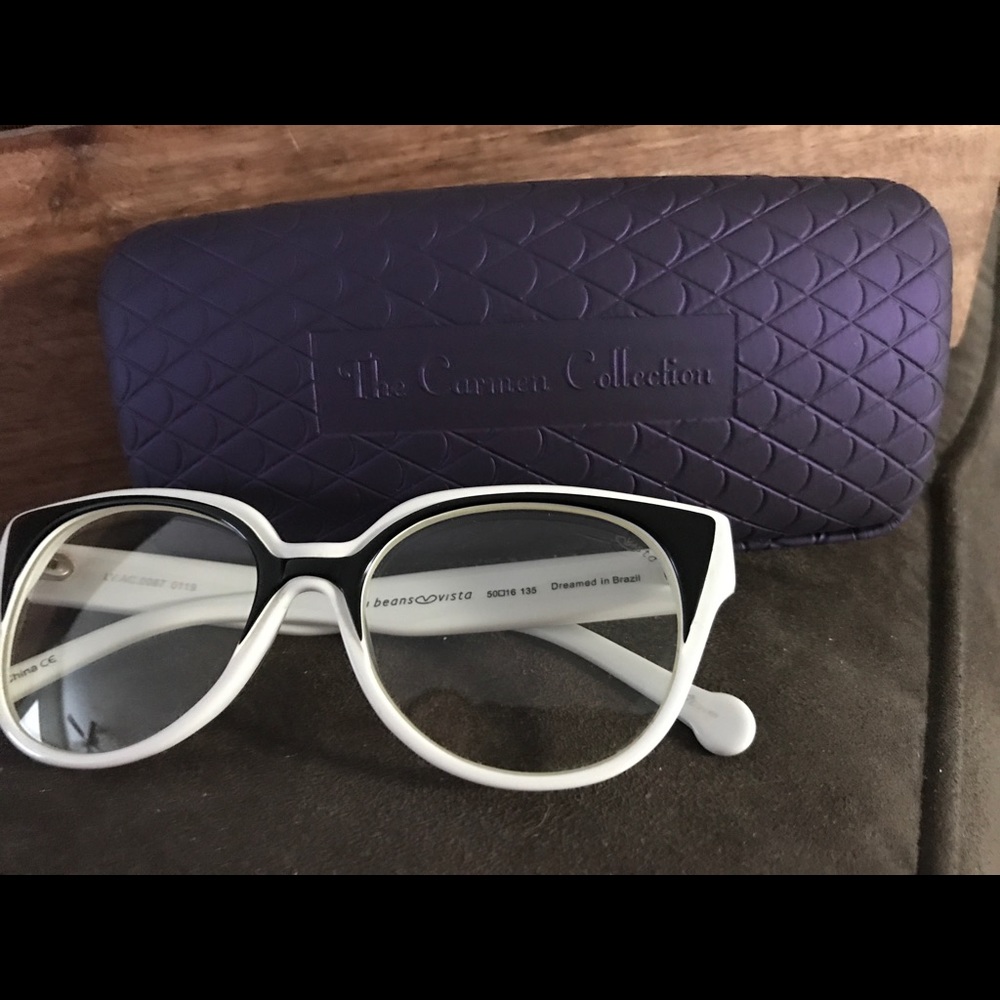 Cat eye glasses
